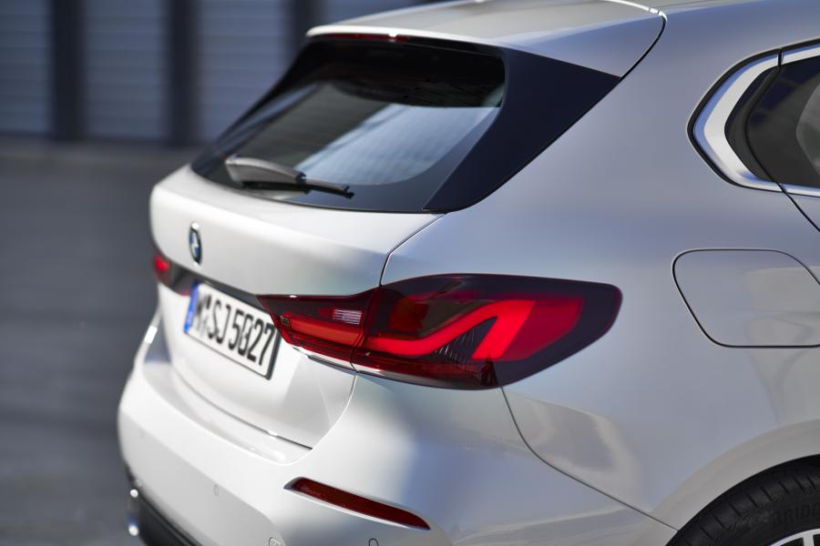 Детали экстерьера BMW 118i Sportline (F40) 2019 года  (WW) (фото 23 из 81)